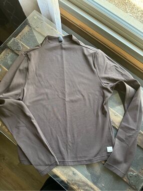 NWOT Vuori Long Sleeve Mock Neck Sweater - Brown